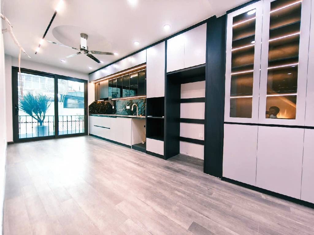 Nhà mới xây cần bán ngay- Đường Lò Đúc, Hà Nội diện tích 52m2 x 6 tầng có thang máy, giá 15.5 Tỷ